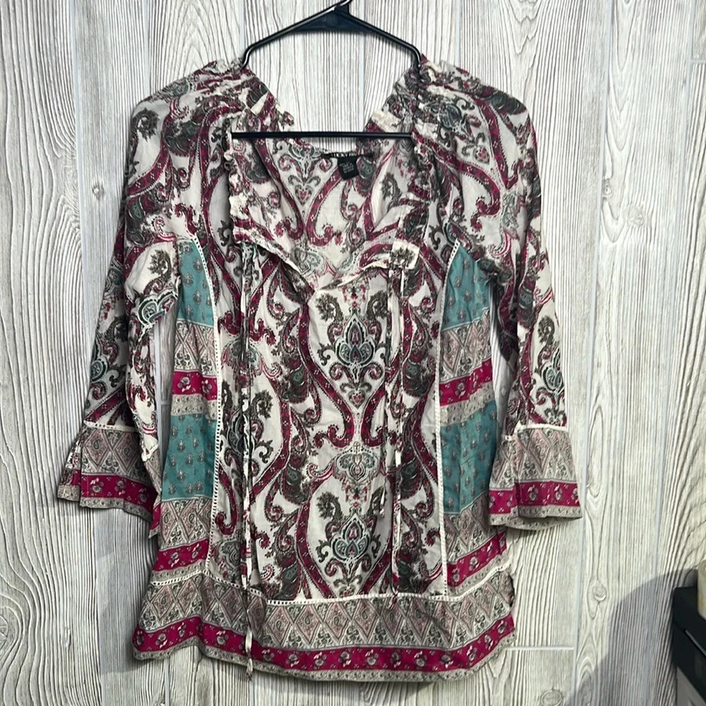 Lucky Brand Women’s XS Boho Peasant Top Pink Beige Paisley Floral Keyhole Neck